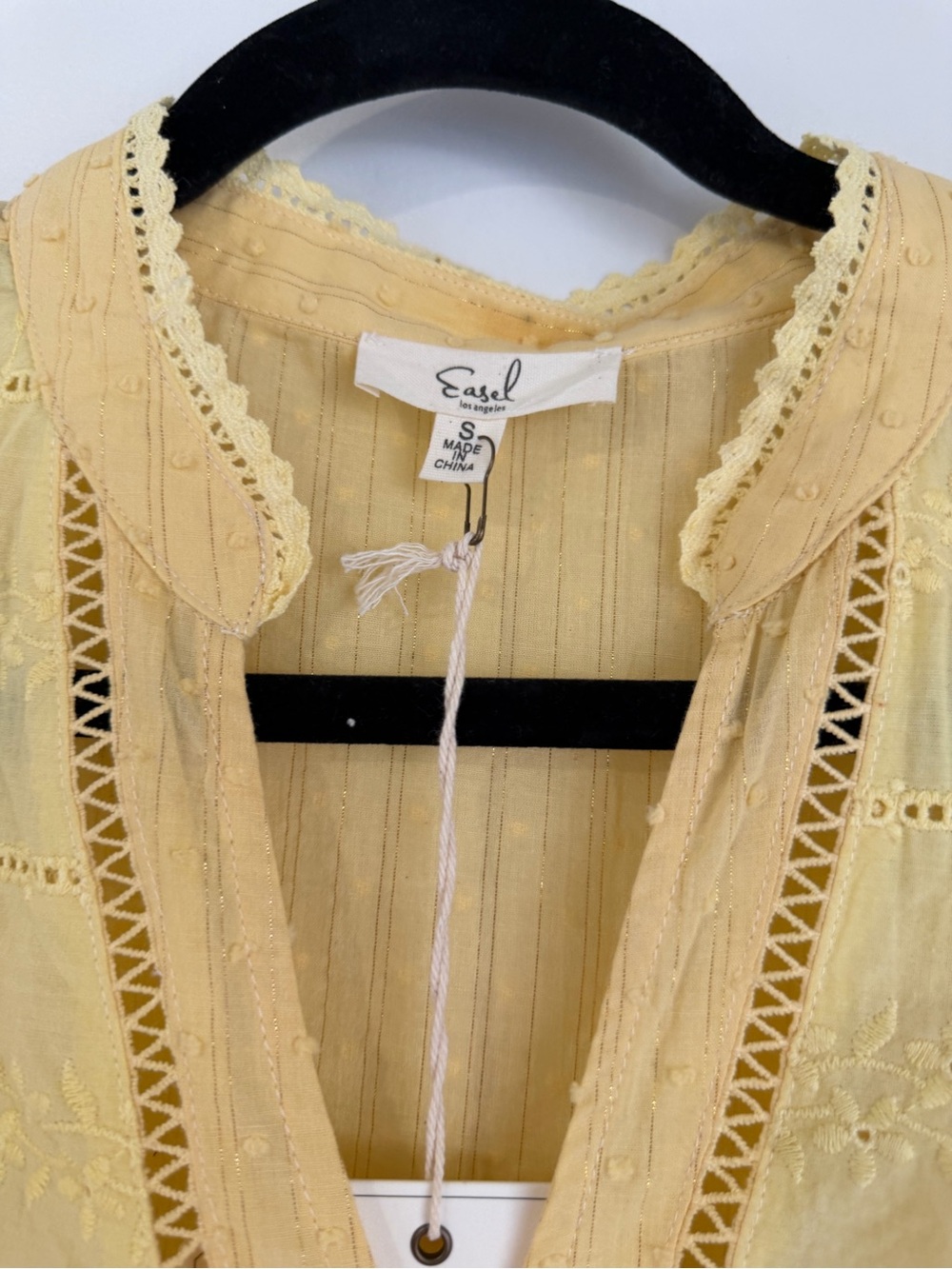 easel Yellow Ruffle Lace Button-Front Blouse - Picture 3 of 9
